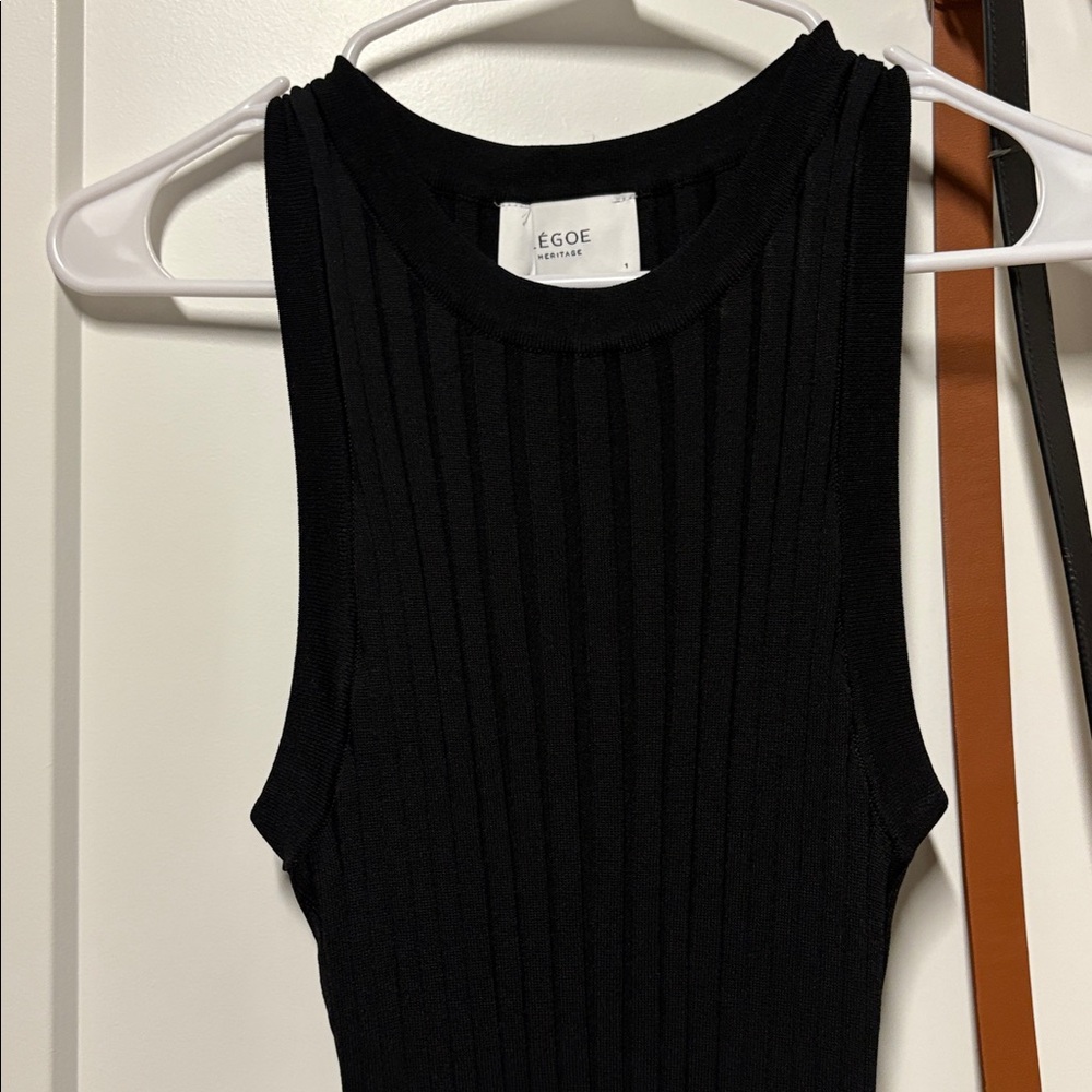 Chic Black Ribbed Midi Dress - Picture 11 of 11